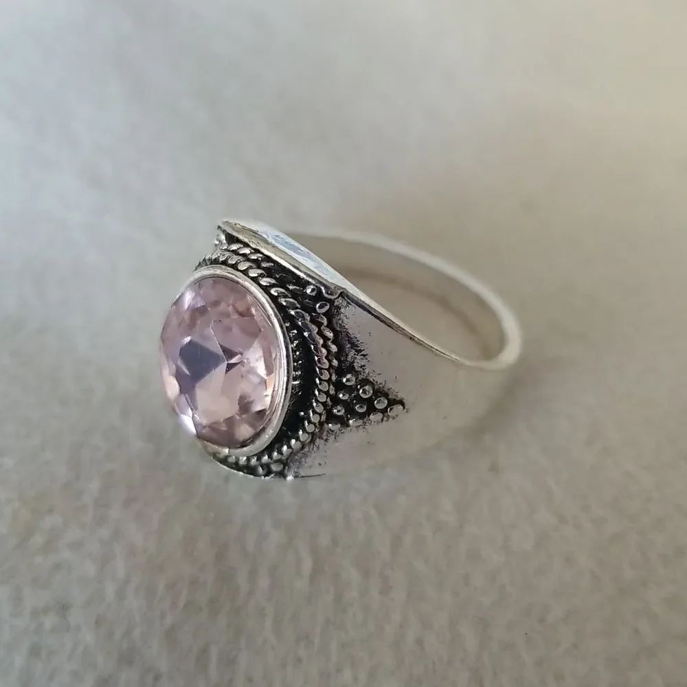 Pink clear stone silvertone ring size 8